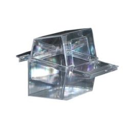 №1 Кормушка для птиц, горизонтальная, прутики пластиковые, прозрачные. 8*10*9см